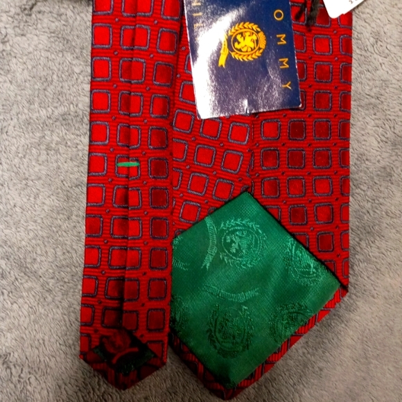 Red Patterned Tie By Tommy Hilfiger NWT - Picture 3 of 5
